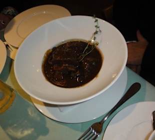 Ochsenschlepp mit Petersilkartoffeln