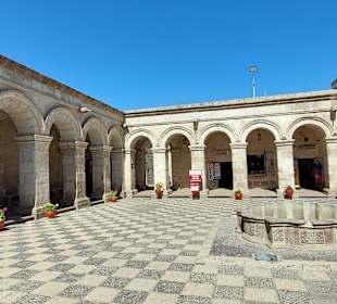 Claustros de la Compania