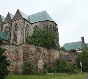 Blick zu St. Petri und zur Wallonerkirche
