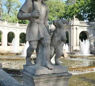 Beim Märchenbrunnen im Volkspark Friedrichshain