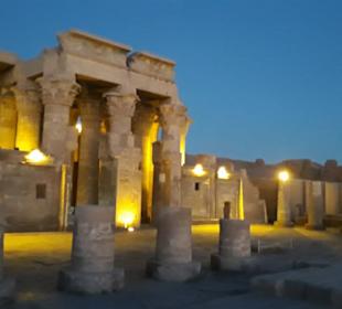 Kom Ombo Tempel am Nilufer 