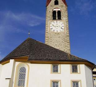 Kirche Enneberg Pfarre