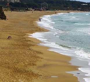 Am Strand nach links