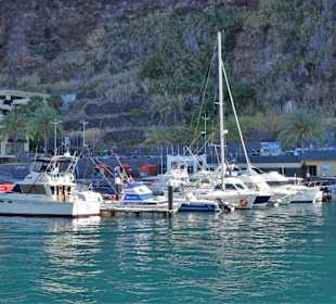 Impressionen aus dem Hafen von Calheta