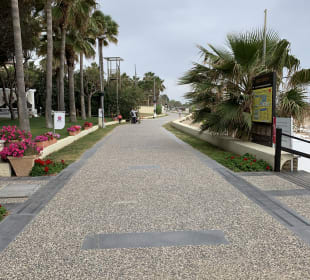 Strandpromenade Side