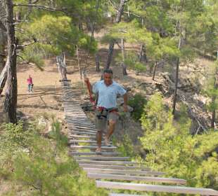 Indiana-Jones Brücke 25 Meter hoch