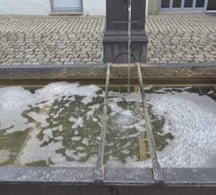 Gusseisener Brunnen Marktplatz Gülstein