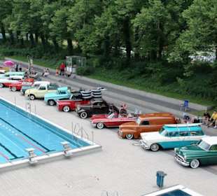 Aufstellung am Schwimmbecken