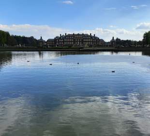 Wasser bereichert die Anlage