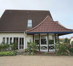 Außenansicht vom Parkplatz