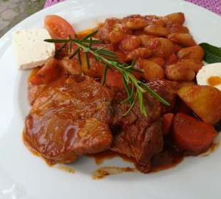 Lammbraten mit Riesenbohnen