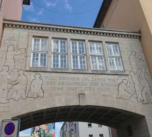 Torbogen am Breiten Weg / Bärenstraße