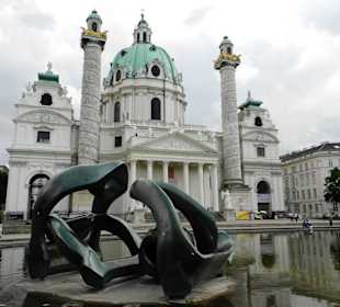 Mit Kunst im Vordergrund