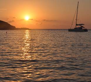 Sonnenaufgang in der Hotelbucht