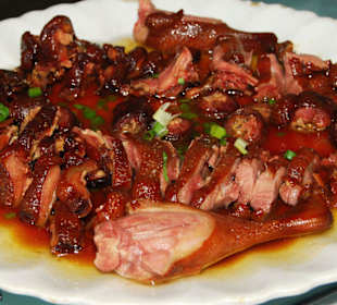 Gepöckeltes Huhn (Hotel Lao Qu Nong Jia Shan Zhan)