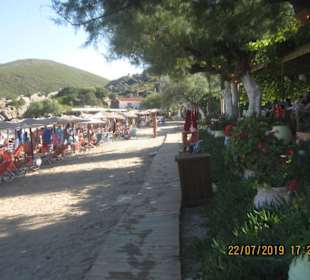 Taverne mit service am Strand