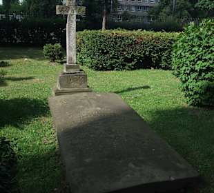 Konkatedra Matki Boskiej Zwycięskiej - cmentarz