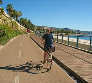 Für Radfahrer zweispurig - und Platz für Fußgänger