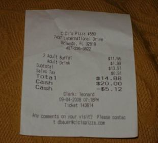 CiCi`s neben dem Hotel