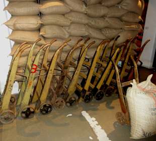 Sackkarren für die Kaffeesäcke