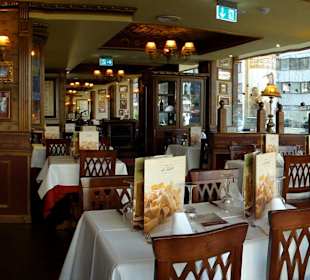 Panoramasicht in den Gastraum