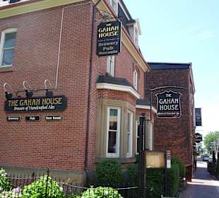 Außenansicht des Restaurants Gahan House