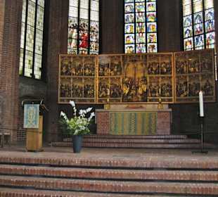 Marktkirche - Passionsaltar als Triptychon