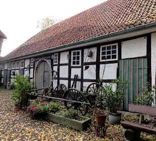 Stallgebäude mit ehemaliger Kutscherwohnung