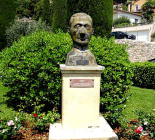 Бюст И. Бунина в саду Полины Брогезе в Грассе