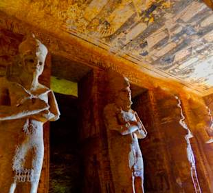 Im Inneren des Ramses Tempels