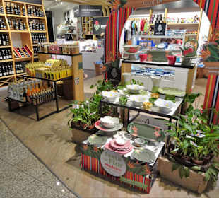 Shops und Gastro im Sicherheitsbereich