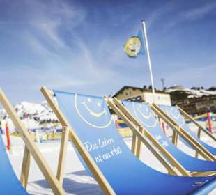 Liegestühle zum Sonnenbaden in Obertauern