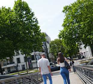 Steg über dem Weiher Mediapark