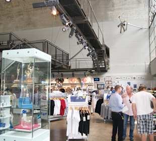 Souvenirladen und kleines Cafe