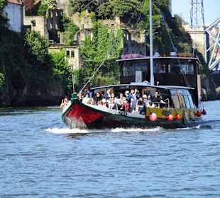 Tourschiff auf dem Douro