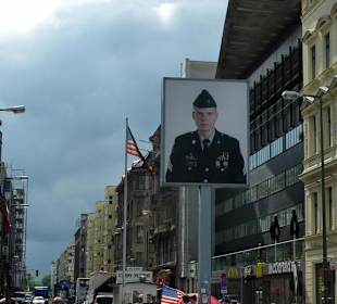 Checkpoint Charlie 