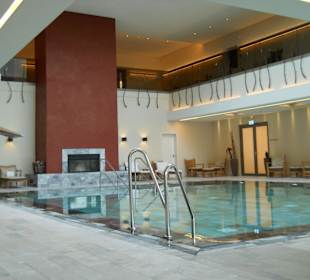 Innenpool , leider zu kalt!