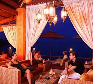 Le Rouge Bar & Lounge