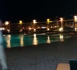 Seafood Dinner am Du Port Pool