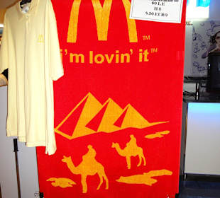 Im Senzo Mall bei Mc Donalds