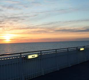 Wschód słońca na promie