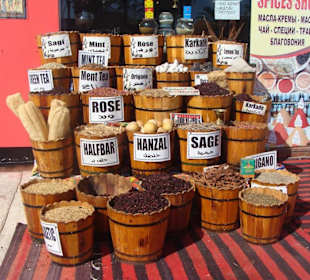 Obok hotelu Nubian Island  kupić można wszystko, herbatki su