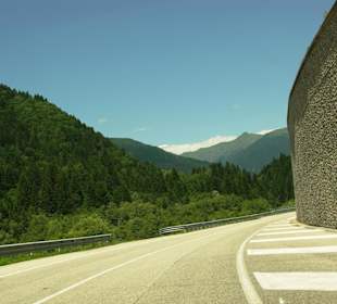 Im Juli Anfahrt zum Plöckenpass Traumwetter