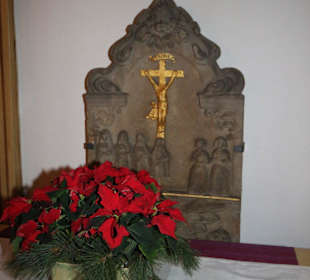 Kreuz im Relief