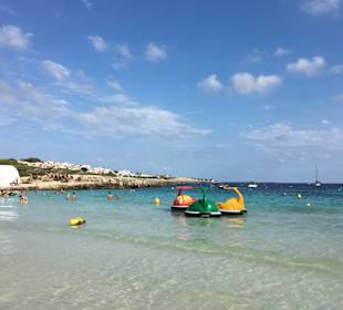 Cala Binibequer, Beach