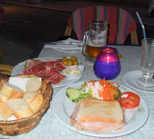 Serrano Schinken Teller 5,80€ Sandwich 2,60€