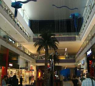 Gang in der Dubai Mall