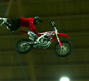 Action FMX-Jump