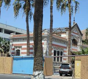 Das Eiffel-Gebäude wird gerade restauriert