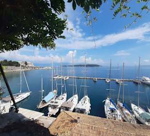 Blick zum kleinen Hafen